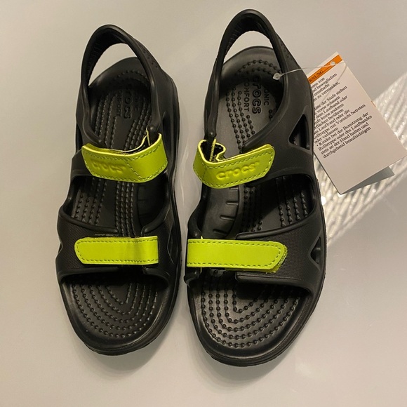 Crocs Swifter River Kids Black and Green Sandals C13 - Picture 7 of 8